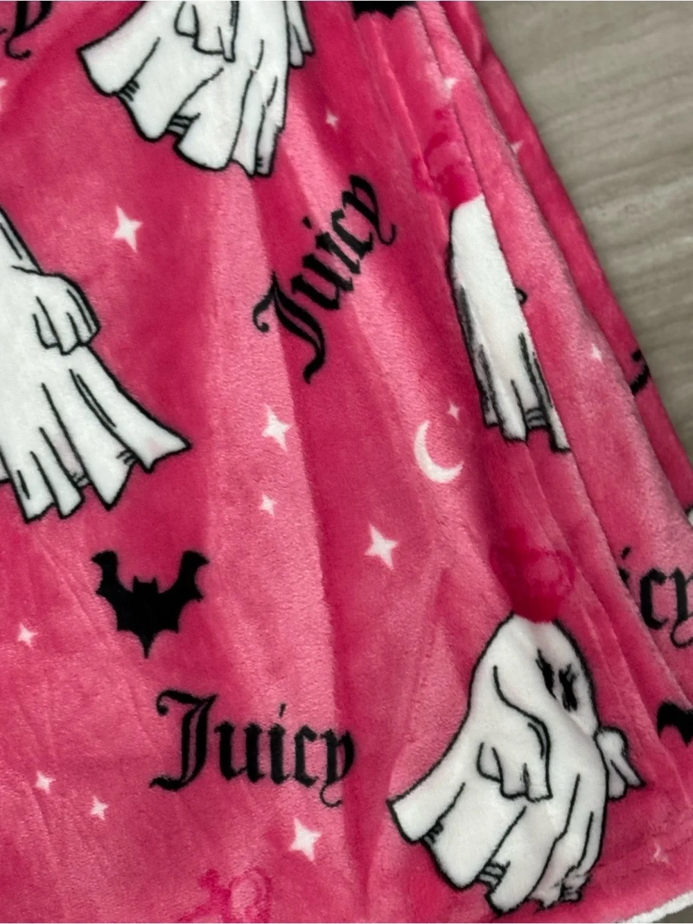 Juicy Couture integrated background